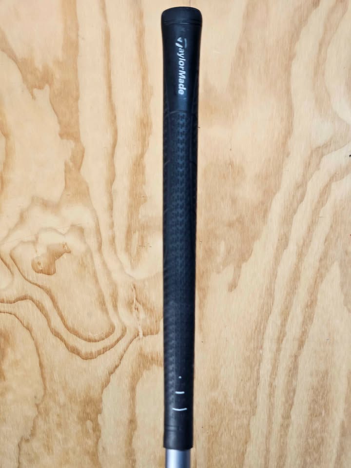 TaylorMade r580 10.5 degree driver RH Regular