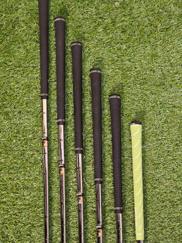 Callaway X22 Tour irons 5-9 RH Stiff