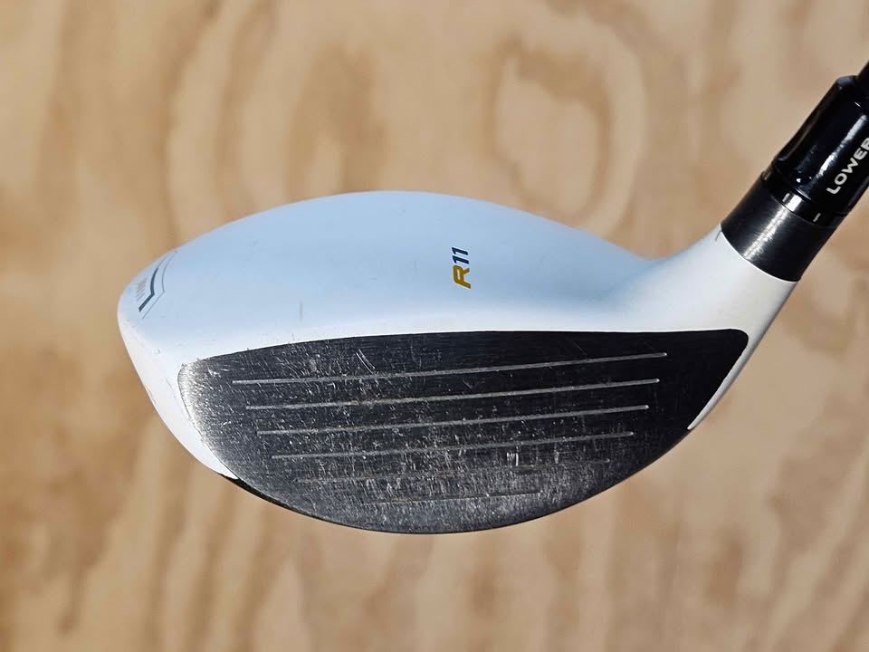 TaylorMade R11 7 wood RH Stiff