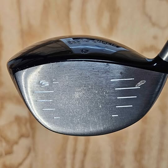 TaylorMade r5 dual 9.5 degree driver RH Stiff