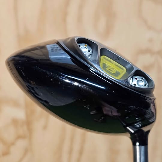 TaylorMade r5 dual 9.5 degree driver RH Stiff