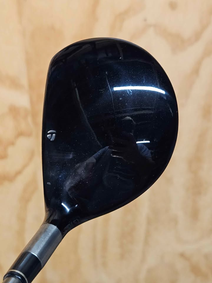 TaylorMade r5 dual 7 wood RH Stiff
