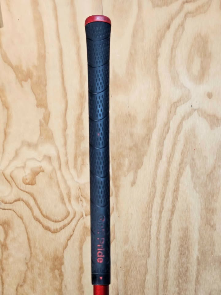TaylorMade r5 dual 10.5 degree driver RH Stiff