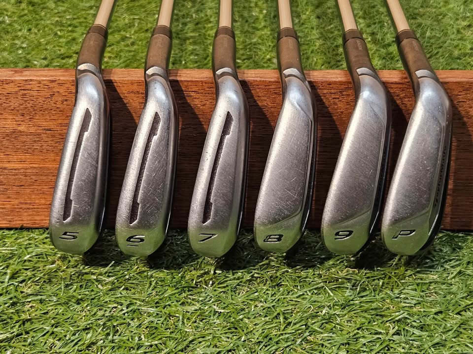 TaylorMade Speedblade irons 5-P RH Stiff