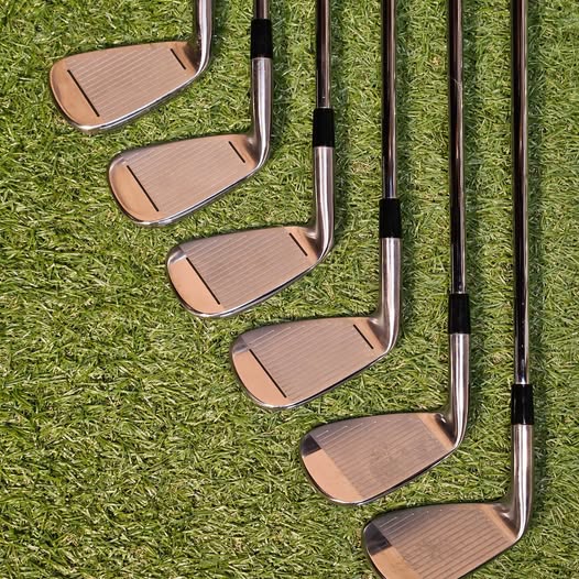 TaylorMade RSi2 irons 5-P RH Regular