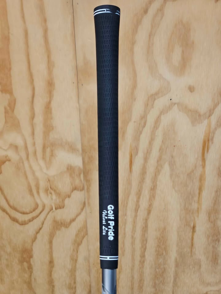 TaylorMade M6 9 degree driver RH Stiff