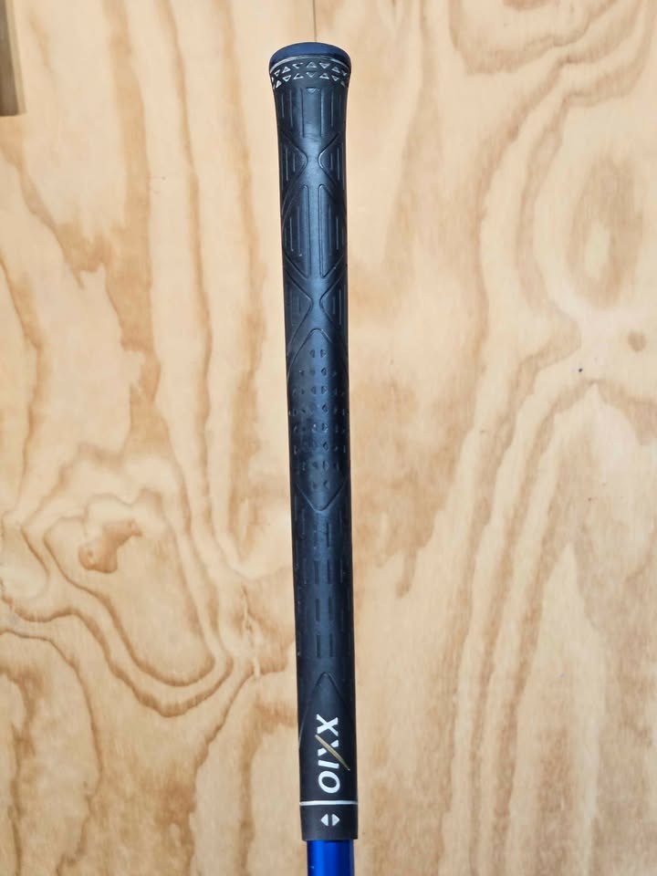 Xxio 10 10.5 degree driver RH Stiff