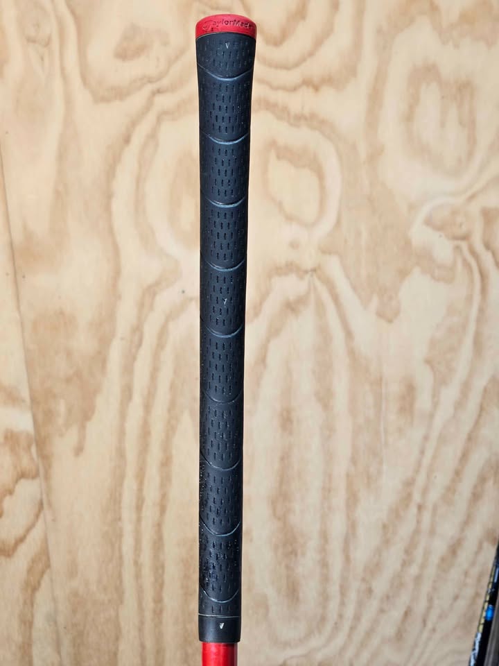 TaylorMade Burner Superfast 10.5 degree driver RH SR flex
