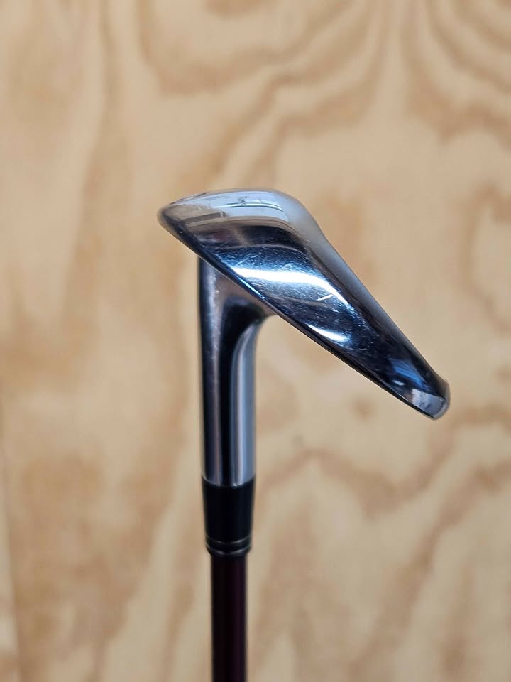 TaylorMade R9 forged 56 degree S wedge RH Regular