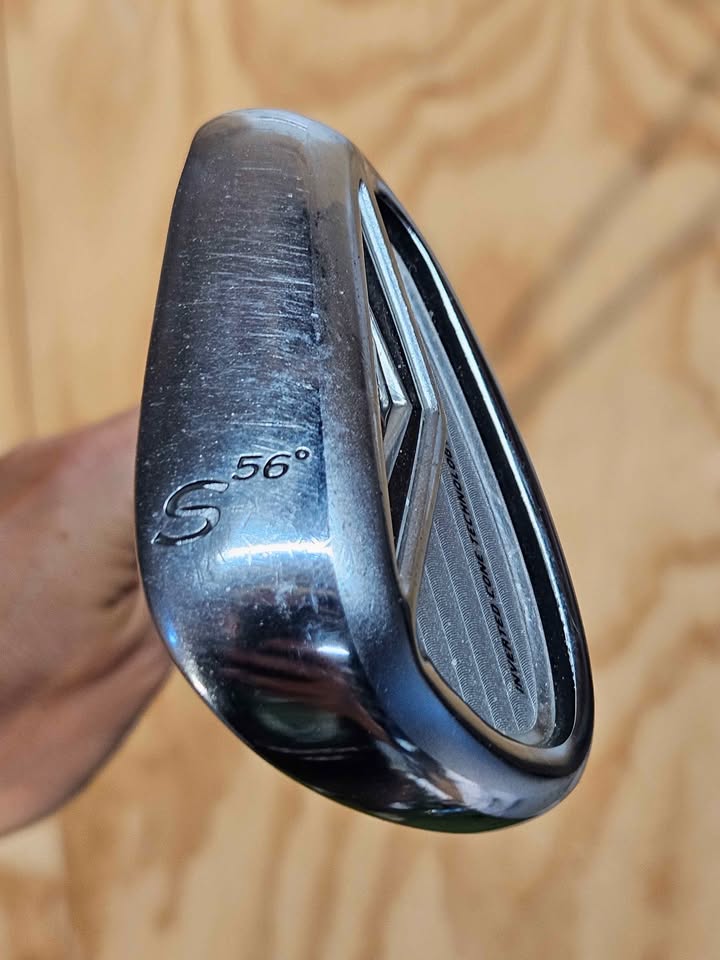 TaylorMade R9 forged 56 degree S wedge RH Regular